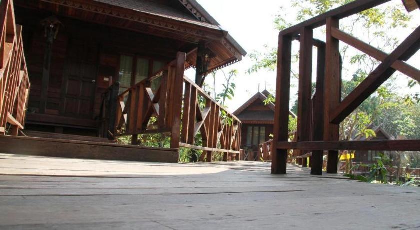 Burilamplai Resort Thung Yai Exterior photo