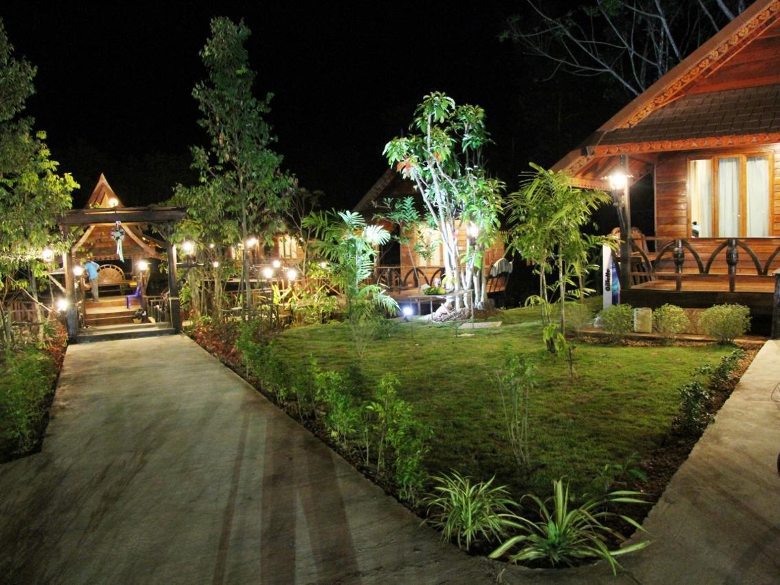 Burilamplai Resort Thung Yai Exterior photo